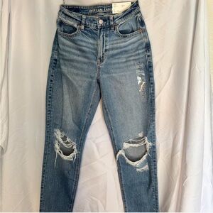 NWT American Eagle Outfitters Women's Mom Jeans
